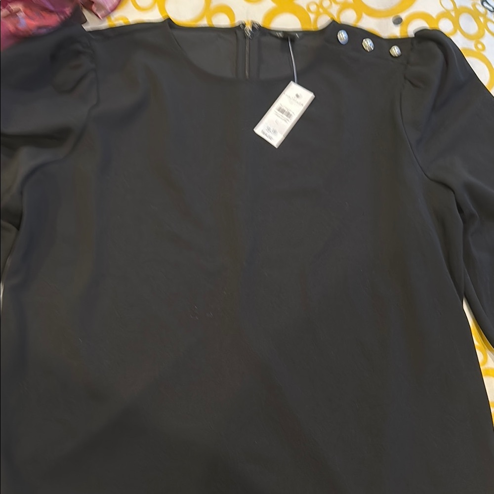 Black Long Sleeve Buttoned Blouse with Crew Neck